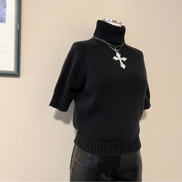 ❌SOLD❌ Vintage Short Sleeve Knit Turtleneck Sweater - Picture 4 of 7